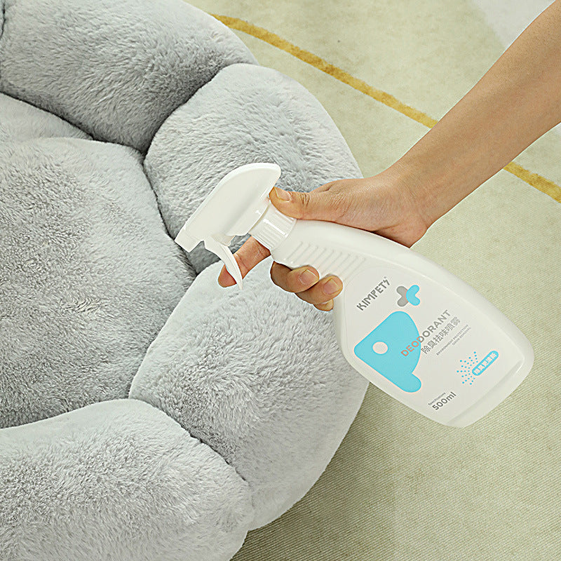 PetTime pet disinfection spray bottle with spray nozzle, designed for safe cleaning and disinfecting pets and their surroundings.