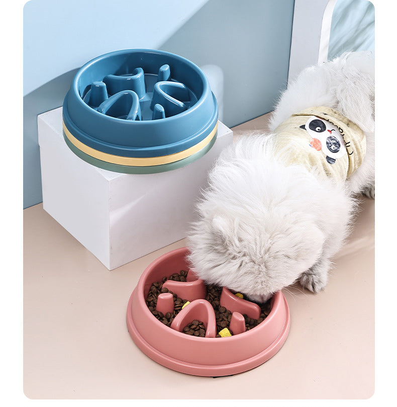 PetTime slow eating anti-slip food bowl with non-slip bottom designed to prevent pets from eating too quickly.