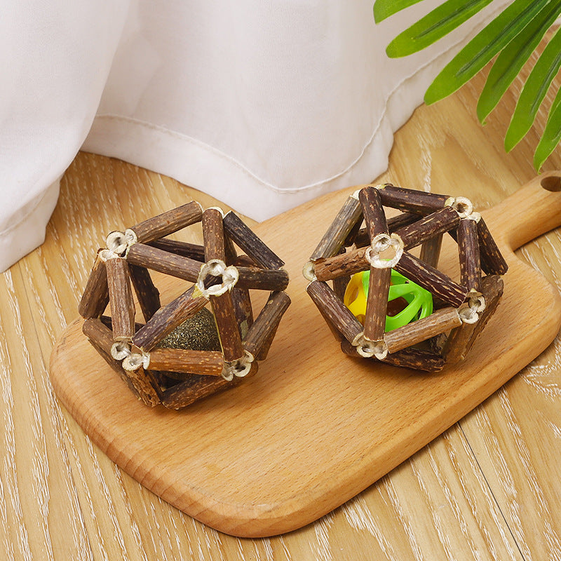 Wooden Polygonum catnip ball toy for cats, featuring natural wood and catnip filling, designed for playful feline entertainment.